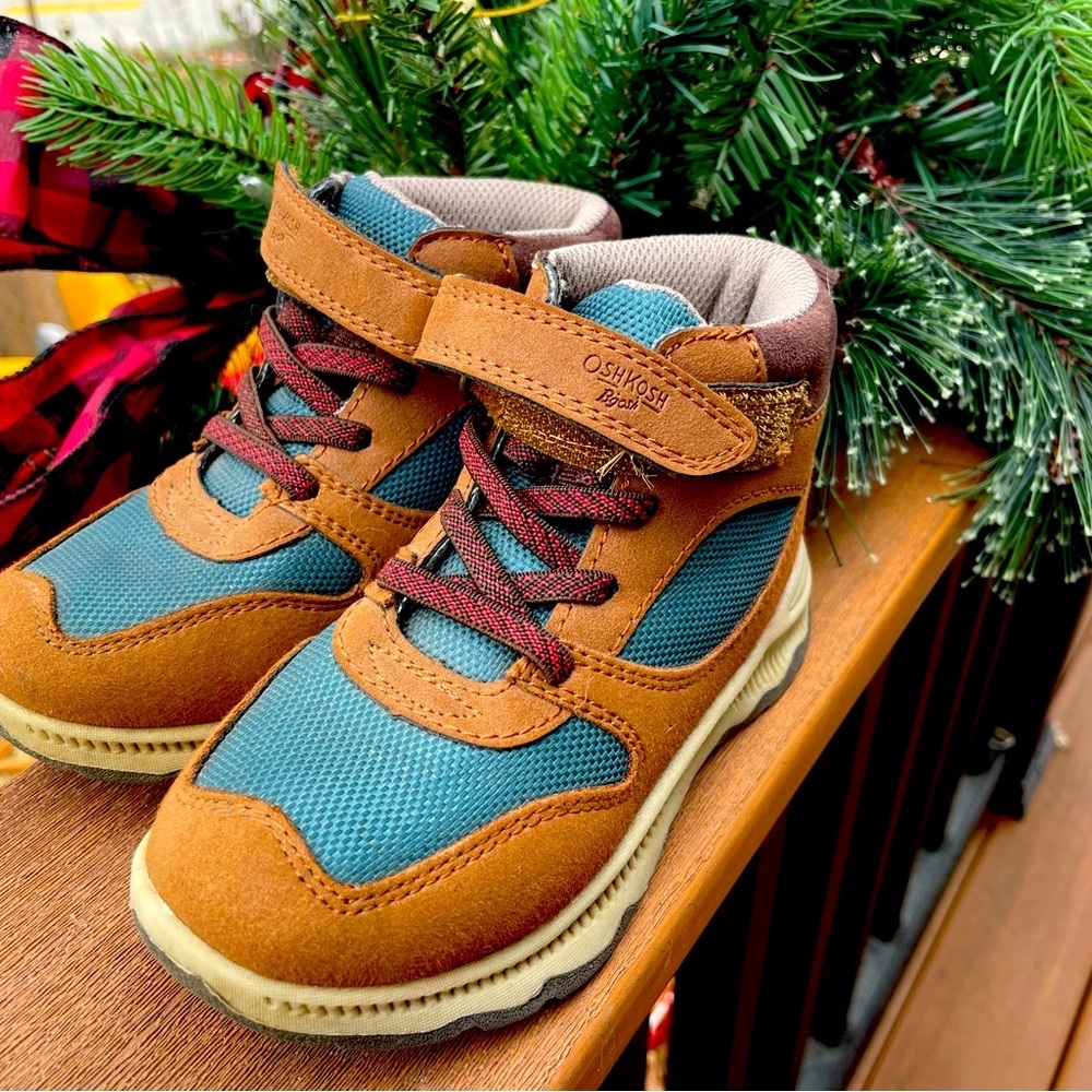Osh Kosh boys hiking boots size toddler 8